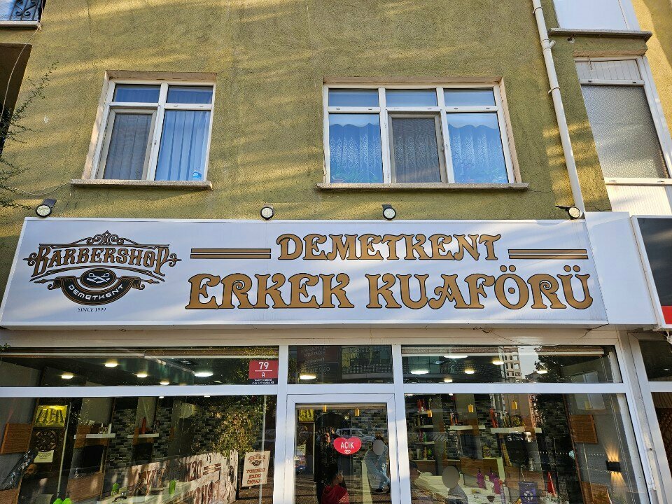 Demetkent Erkek Kuaförü tabelası ve dış cephe